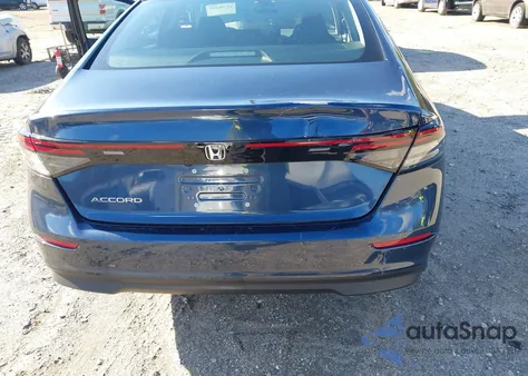 2024 Honda Accord Ex z USA, uszkodzony, nr VIN 1HGCY1F38RA016193